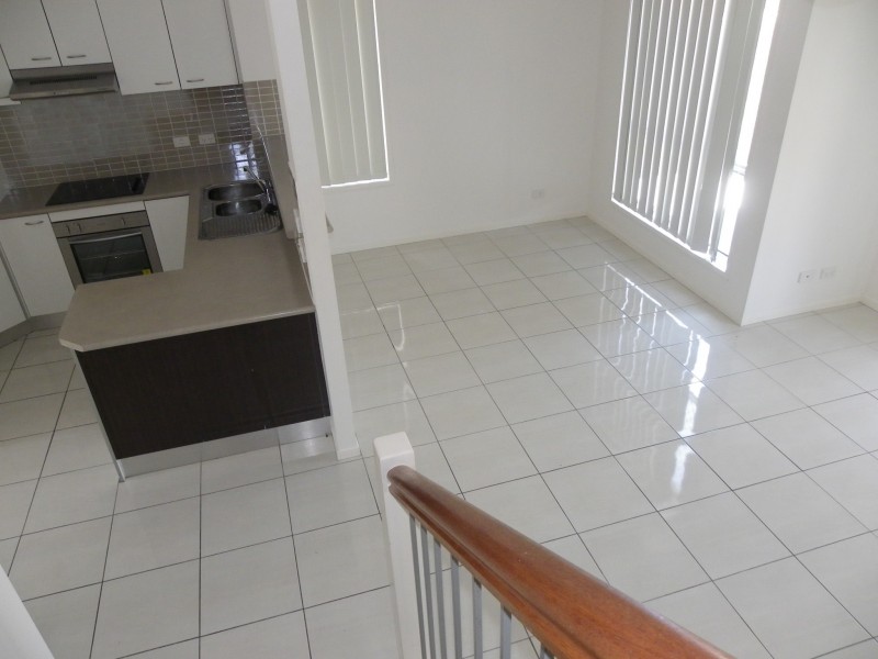 TV/99 Peverell Street, Hillcrest QLD 4118