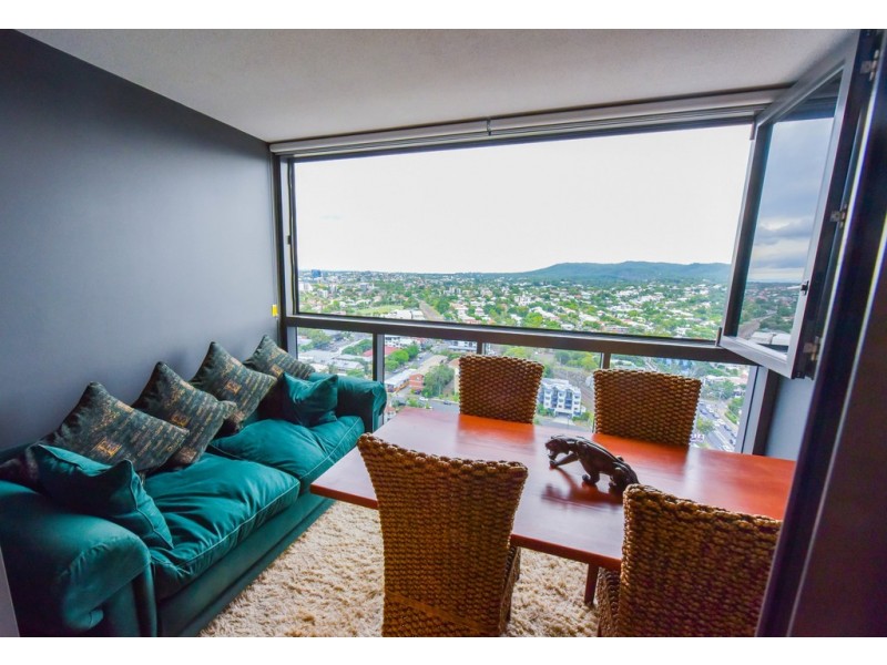 55 Railway Tce, Milton QLD 4064