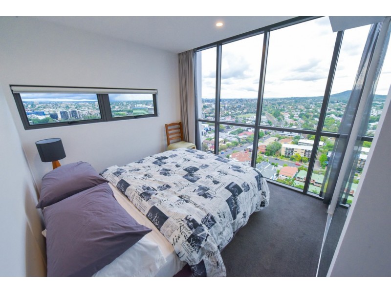 55 Railway Tce, Milton QLD 4064