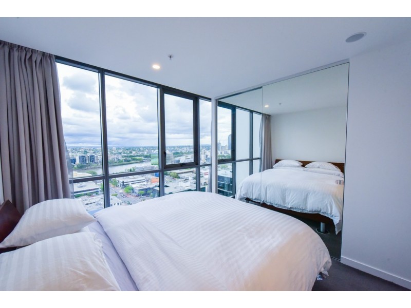 55 Railway Tce, Milton QLD 4064