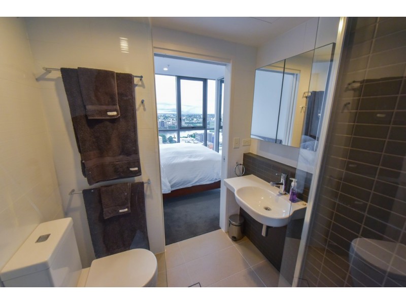 55 Railway Tce, Milton QLD 4064
