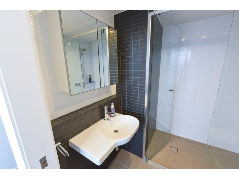 55 Railway Tce, Milton QLD 4064