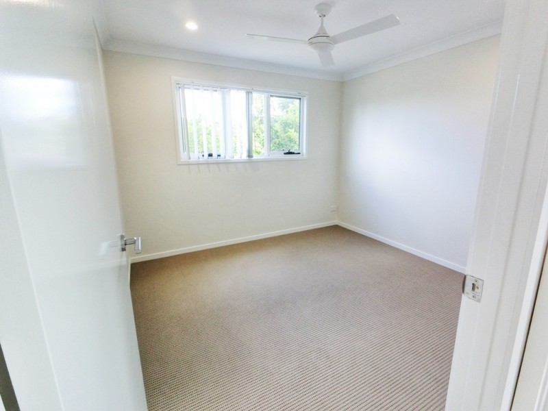 2 Lakes Entrace Drive, Springfield Lakes QLD 4300