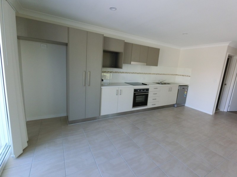 2A Lakes Entrance Drive, Springfield Lakes QLD 4300