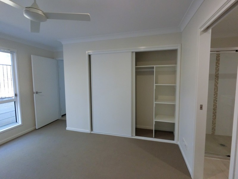 2A Lakes Entrance Drive, Springfield Lakes QLD 4300