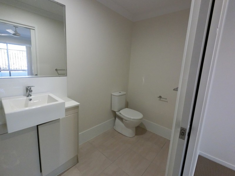 2A Lakes Entrance Drive, Springfield Lakes QLD 4300