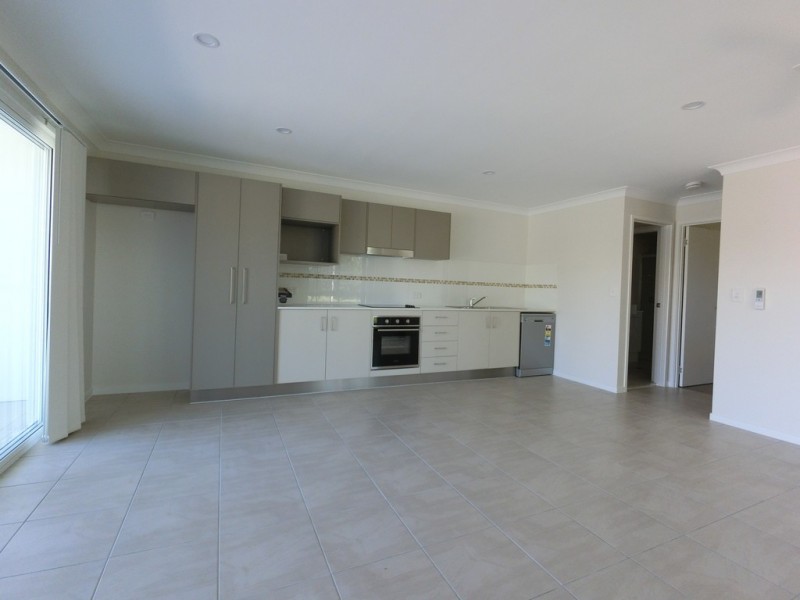 2A Lakes Entrance Drive, Springfield Lakes QLD 4300