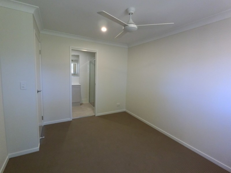 2A Lakes Entrance Drive, Springfield Lakes QLD 4300