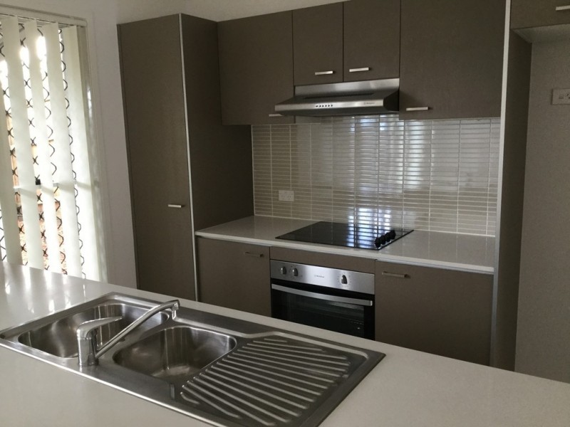 2/75 Gordon Rd, Redland Bay QLD 4165