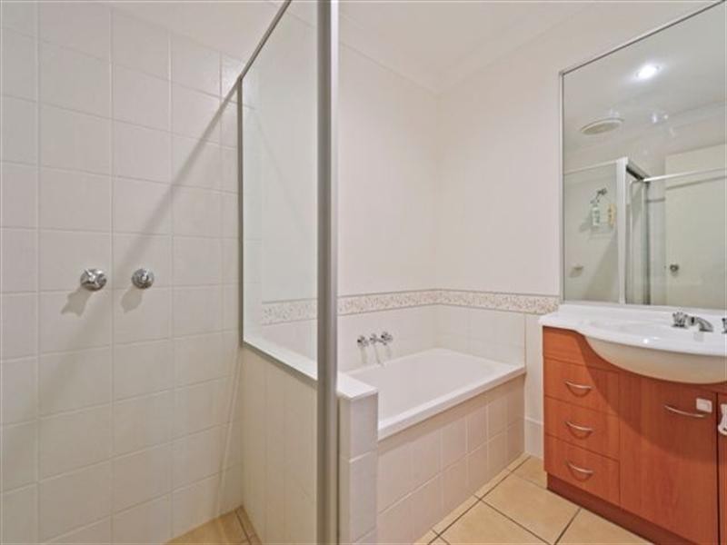 152/590 PINE RIDGE ROAD, Coombabah QLD 4216