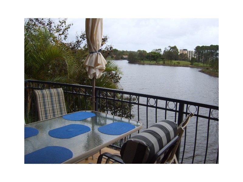 1CD7E/4 University Drive, Robina QLD 4226