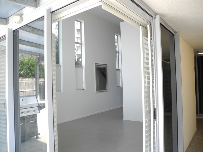 4/15 Walsh Street, Milton QLD 4064