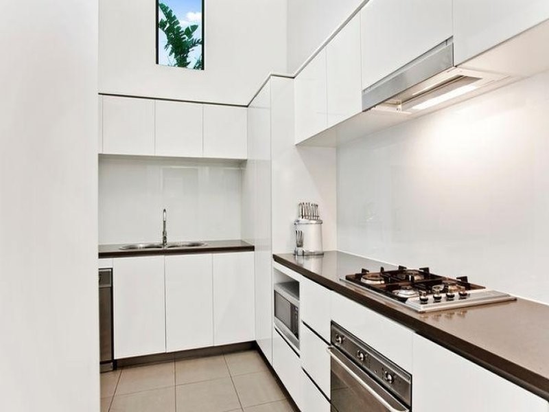 4/15 Walsh Street, Milton QLD 4064