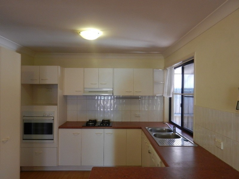 2/12 Angel, Eight Mile Plains QLD 4113