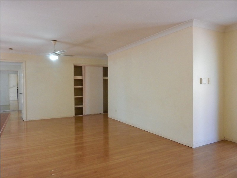 2/12 Angel, Eight Mile Plains QLD 4113