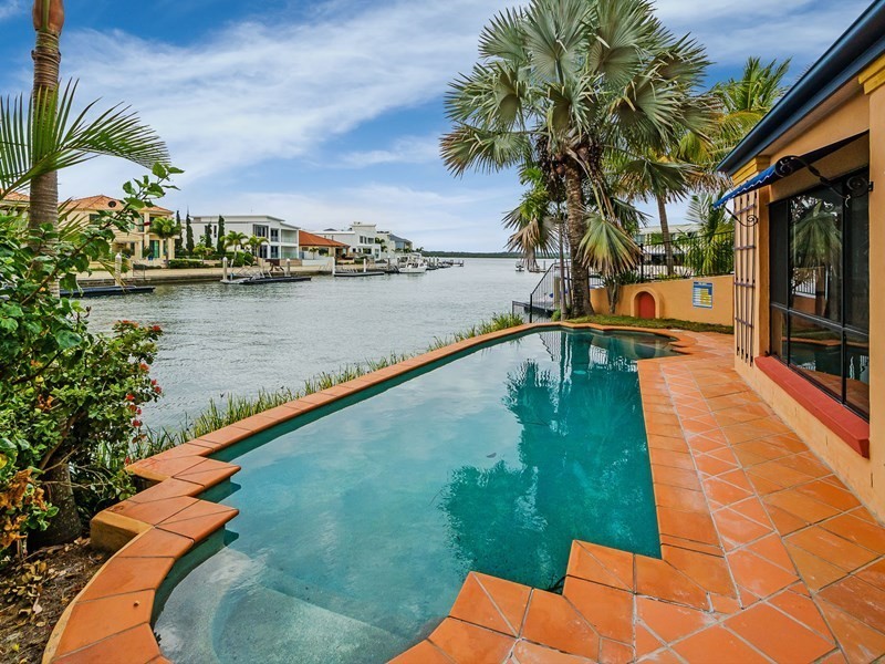 Sovereign Islands QLD 4216