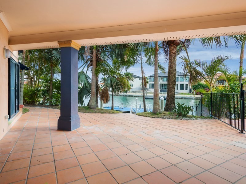 Sovereign Islands QLD 4216
