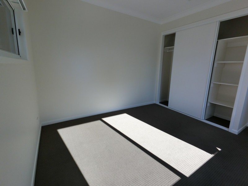 2D Lakes Entrance Drive, Springfield Lakes QLD 4300