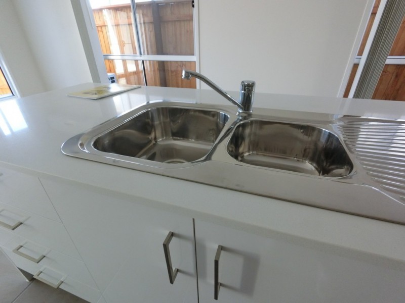 2D Lakes Entrance Drive, Springfield Lakes QLD 4300