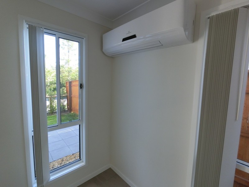 2D Lakes Entrance Drive, Springfield Lakes QLD 4300