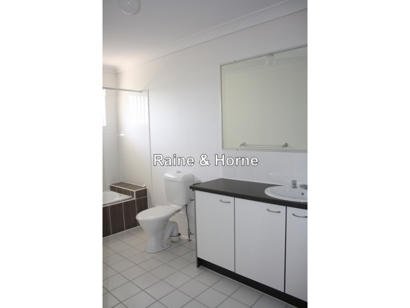 32/220 Government Road, Forest Lake QLD 4078