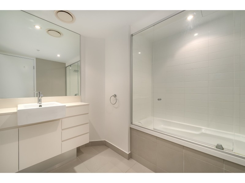 23802/5 Lawson Street, Southport QLD 4215