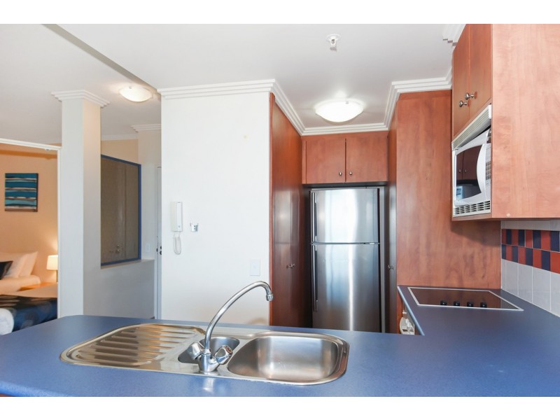 506/182 Marine Parade, Labrador QLD 4215