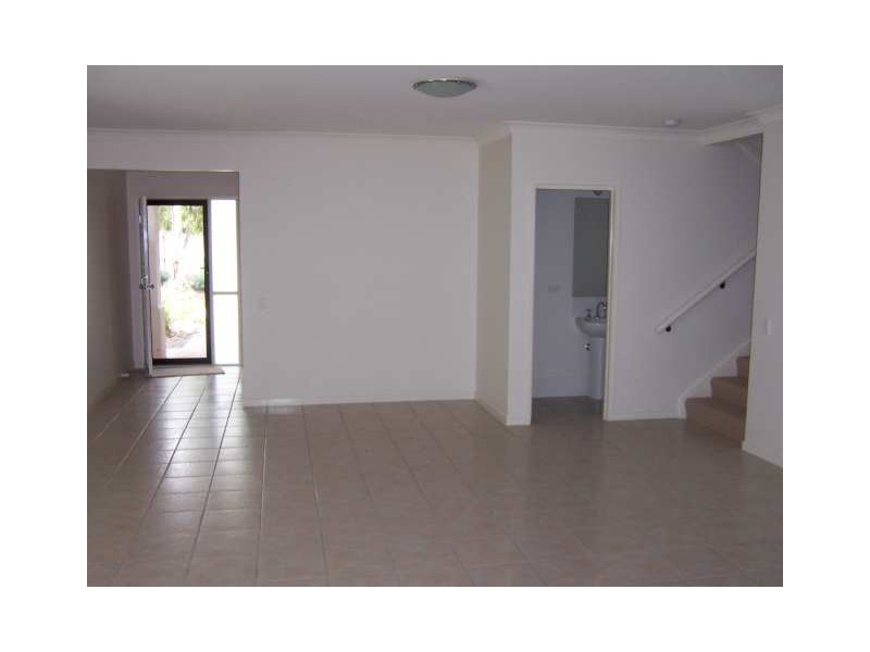 Mount Ommaney QLD 4074