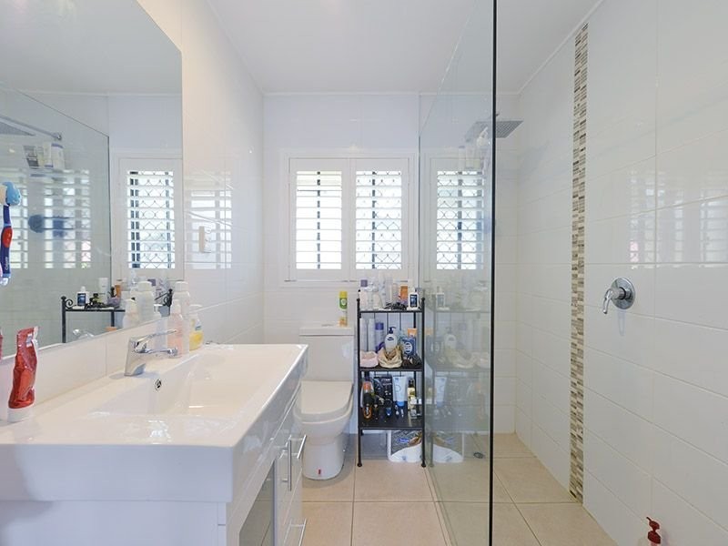 2/19 Lindsay, Hawthorne QLD 4171