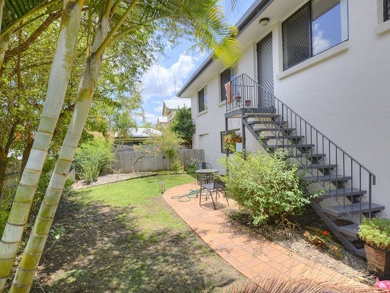 2/19 Lindsay, Hawthorne QLD 4171