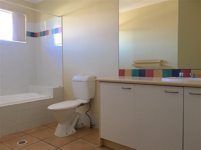10 / 250 Manly Road, Manly West QLD 4179