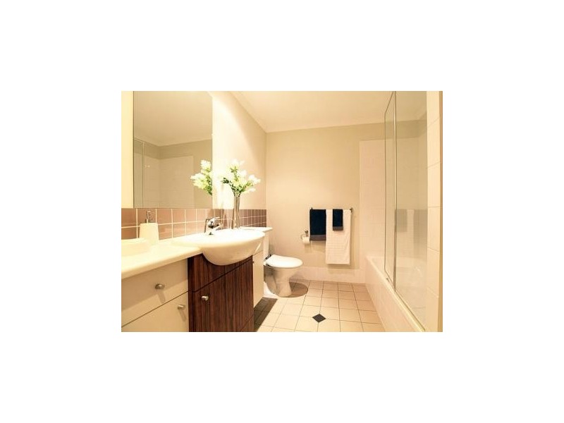 54 Vernon Tce, Teneriffe QLD 4005