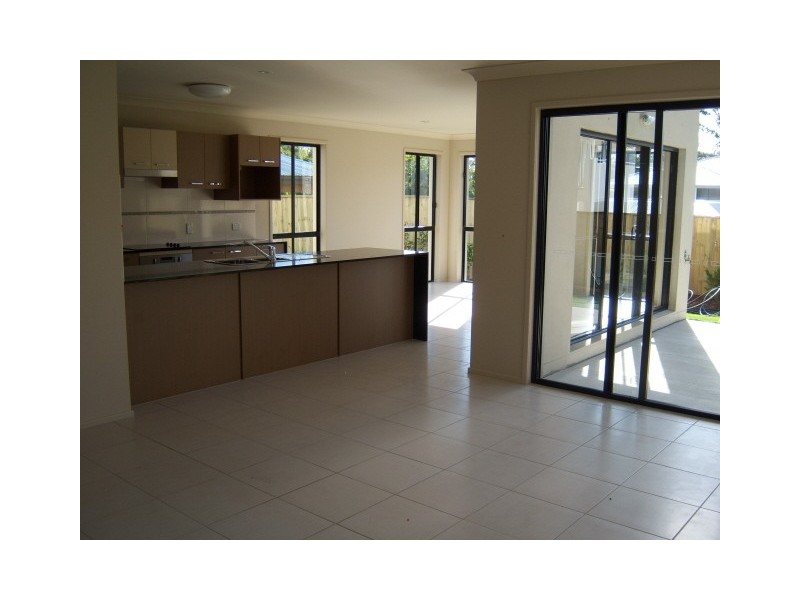 17 Lachlan Drive, Wakerley QLD 4154