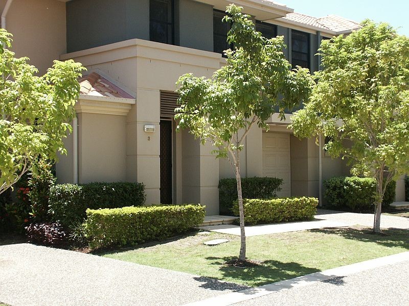 52 Pine Valley Drive, Robina QLD 4226