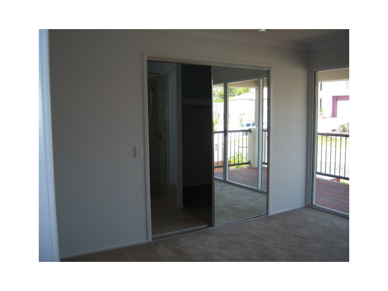 15 Lachlan Drive, Wakerley QLD 4154