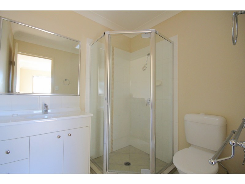 18/06 Canton Court, Manly West QLD 4179