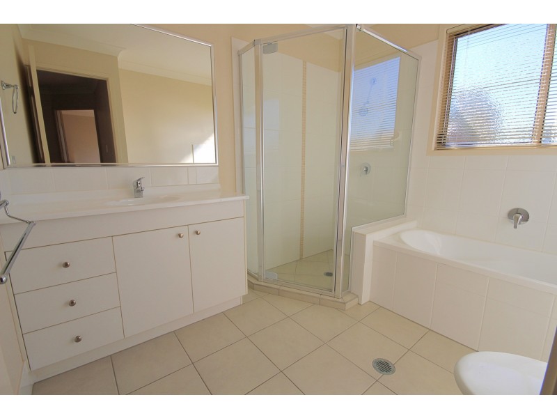 18/06 Canton Court, Manly West QLD 4179