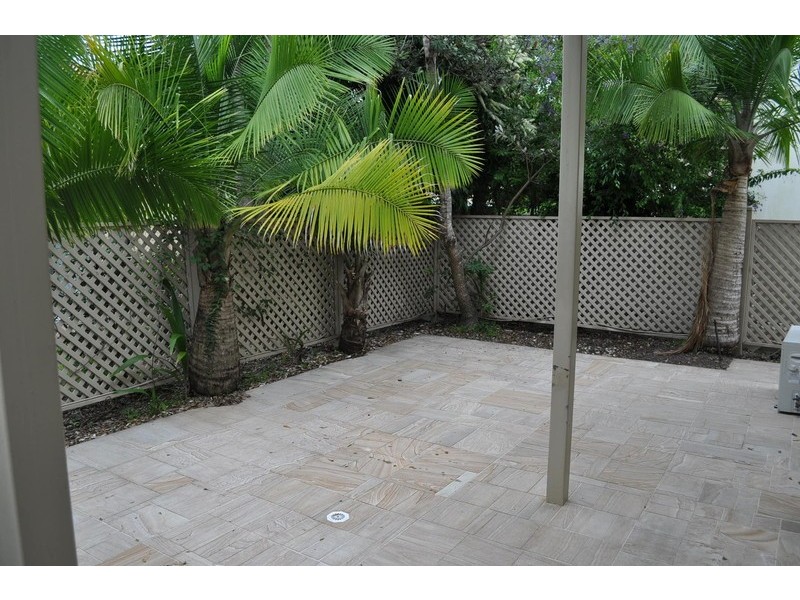 11/60 Caseys Rd, Hope Island QLD 4212