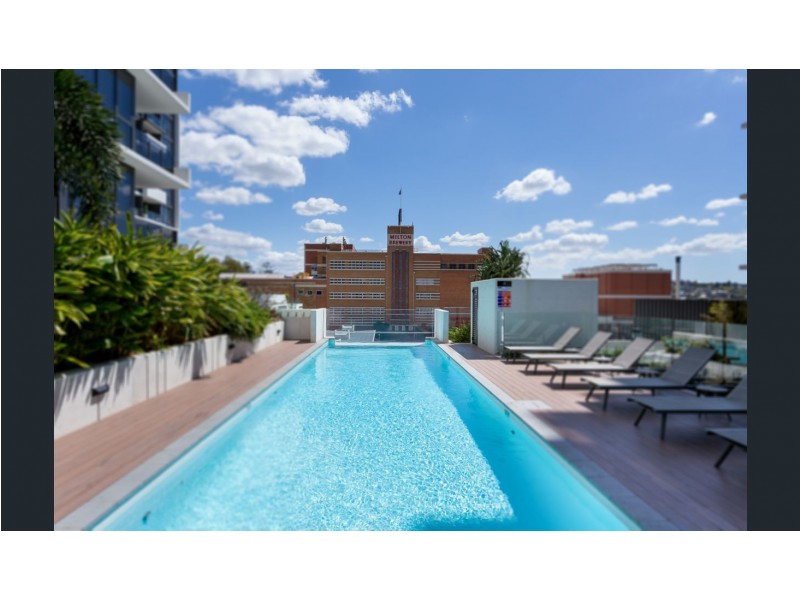 22 Railway Tce, Milton QLD 4064