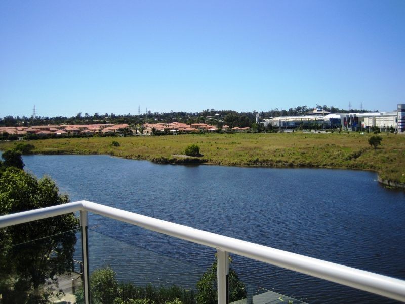 4/11 PROMENADE AVENUE, Robina QLD 4226