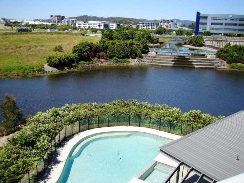 4/11 PROMENADE AVENUE, Robina QLD 4226