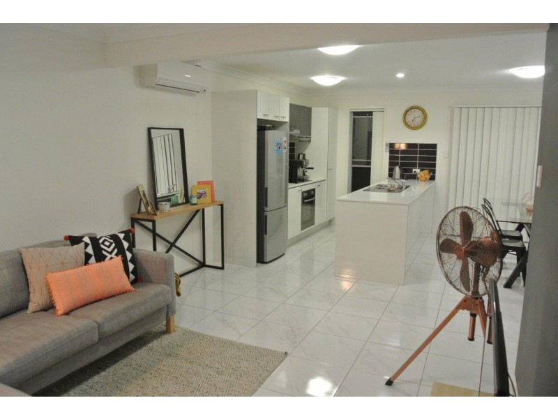 1/1 Gumview Street, Albany Creek QLD 4035