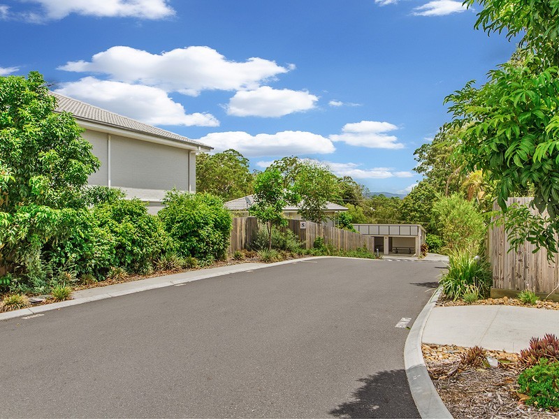 1/1 Gumview Street, Albany Creek QLD 4035