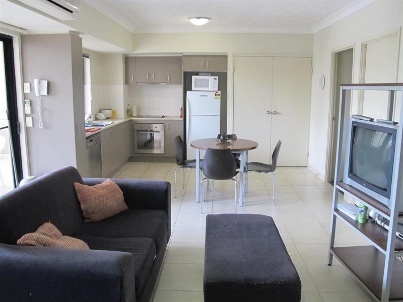 Unit  A / 1848 1848 Logan Road, Upper Mount Gravatt QLD 4122