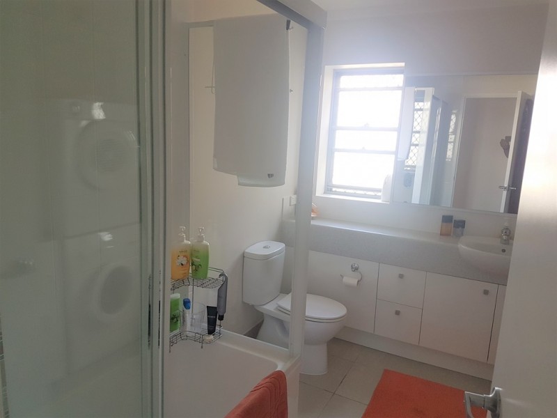 17/8 Ahern Street, Labrador QLD 4215