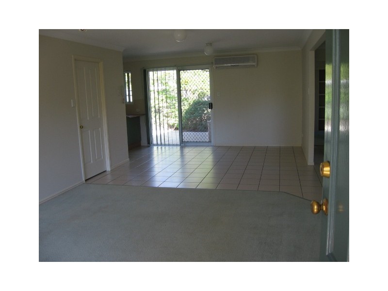 8A HONEYSUCKLE WAY, Calamvale QLD 4116