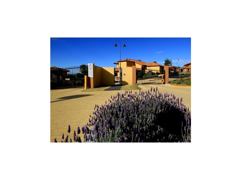 11/250 Sumners Road, Riverhills QLD 4074