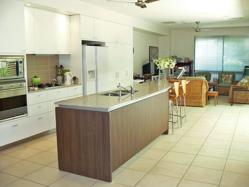 3 HOLLINS CRESCENT, New Farm QLD 4005