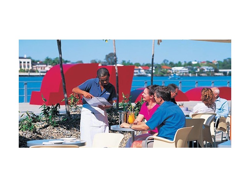 3 HOLLINS CRESCENT, New Farm QLD 4005