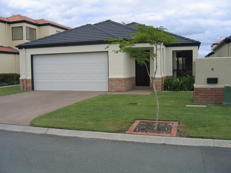 23 Charlotte, Carina QLD 4152